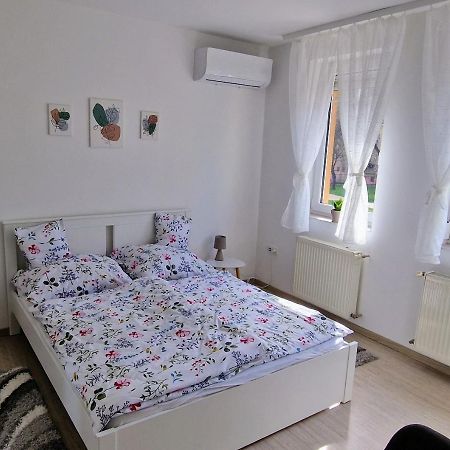 Cili Apartman Eger Exterior photo