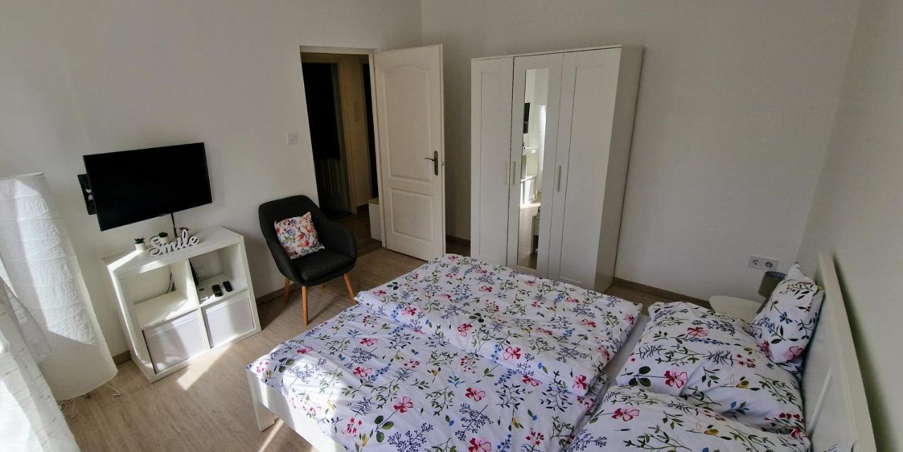 Cili Apartman Eger Exterior photo